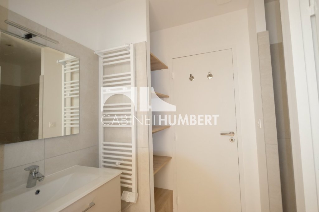 CENTRE VILLE A LOUER - ST ETIENNE CENTRE VILLE - 122.13 m2 - 995€ charges comprises par mois