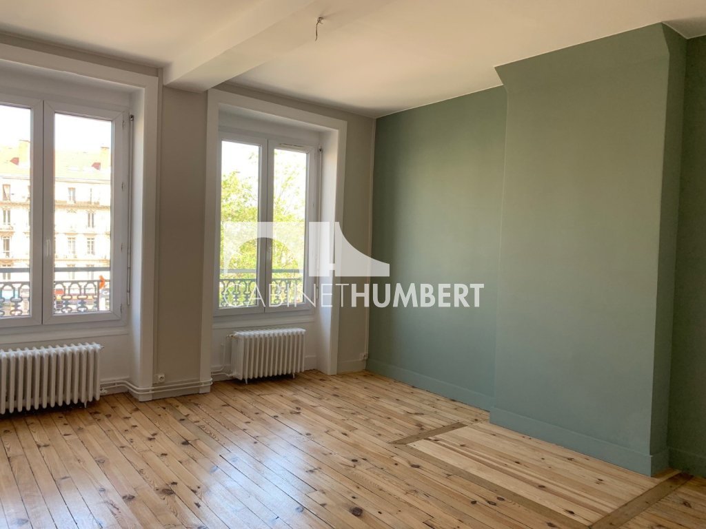 APPARTEMENT T4 A LOUER - ST ETIENNE CHATEAUCREUX - 76.73 m2 - 690€ charges comprises par mois