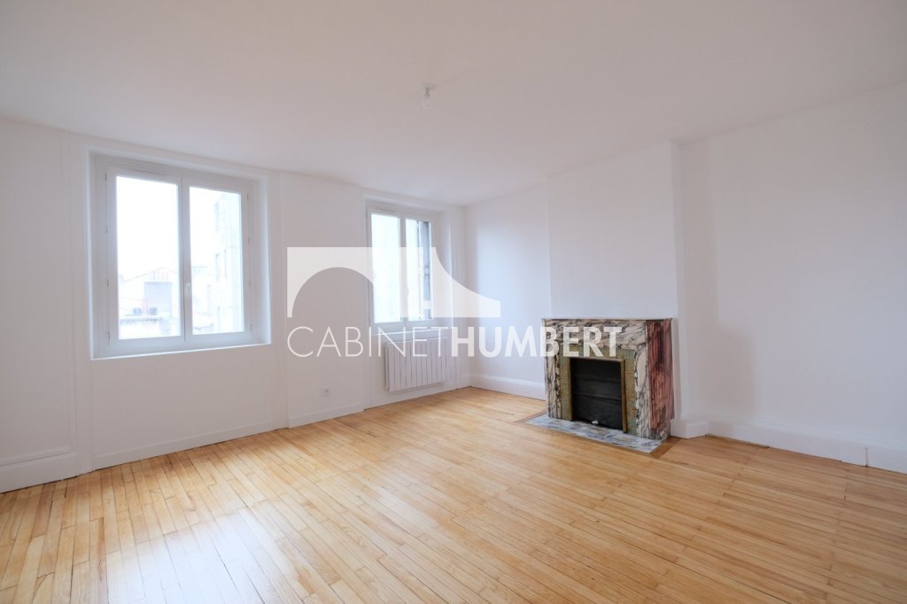 APPARTEMENT T4 A LOUER - ST ETIENNE CENTRE VILLE - 108.94 m2 - 1040€ charges comprises par mois