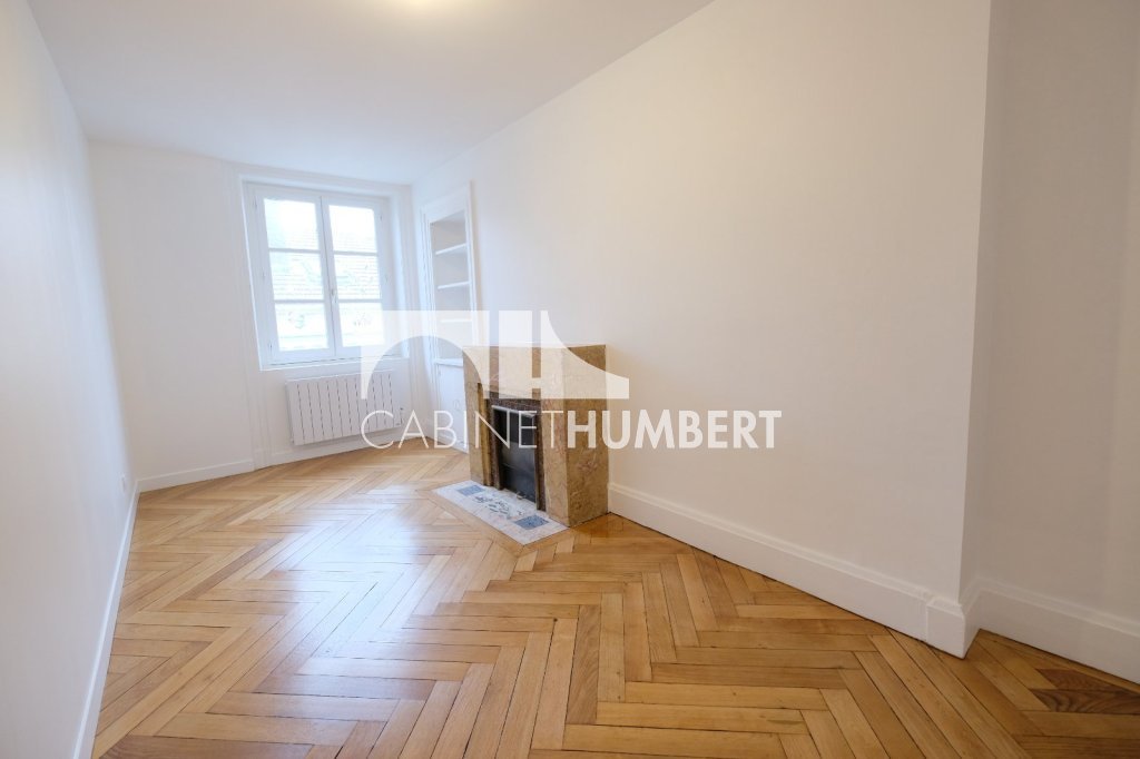 APPARTEMENT T4 A LOUER - ST ETIENNE CENTRE VILLE - 108.94 m2 - 1040€ charges comprises par mois
