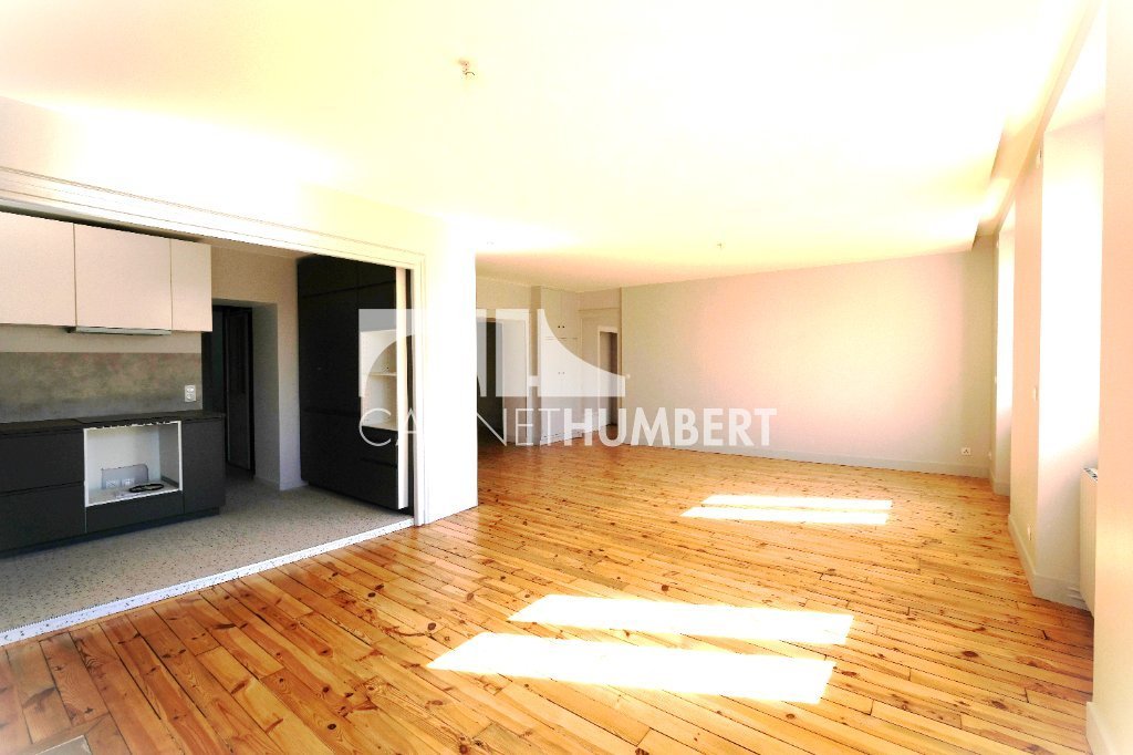 APPARTEMENT T4 A LOUER - ST ETIENNE CENTRE VILLE - 105.29 m2 - 1 210 &euro; charges comprises par mois