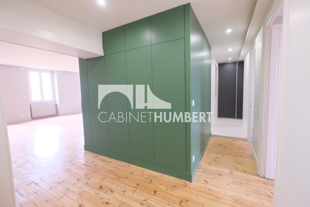 APPARTEMENT T4 A LOUER - ST ETIENNE CENTRE VILLE - 105.29 m2 - 1 210 &euro; charges comprises par mois
