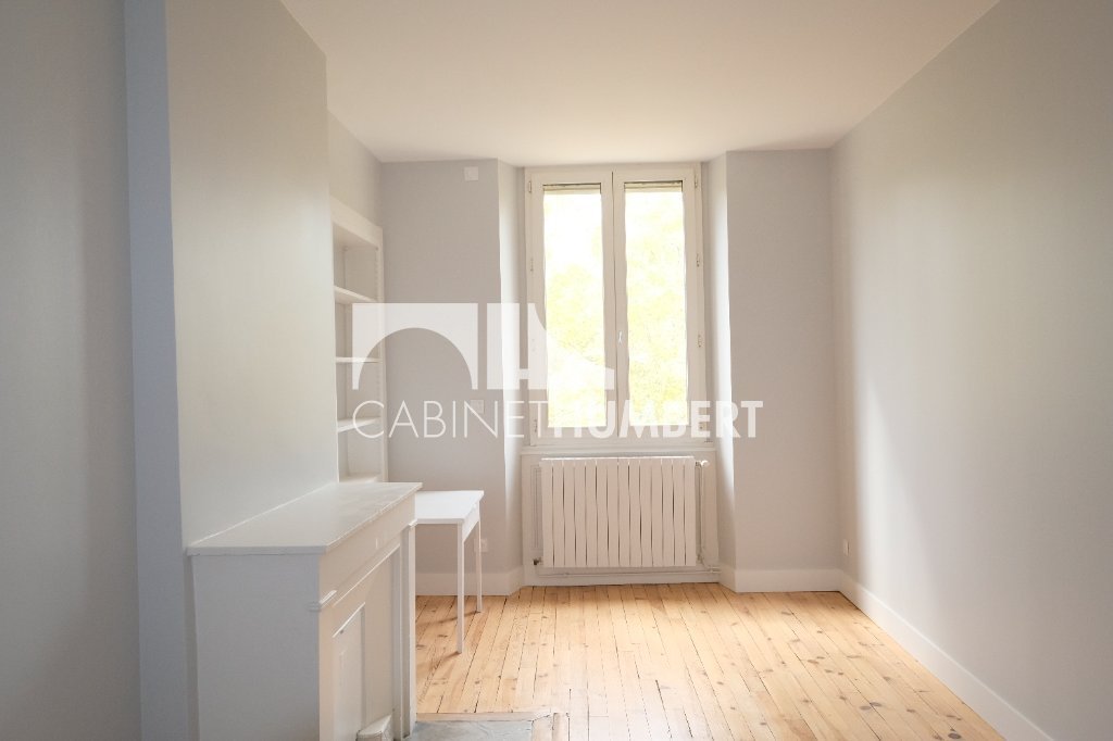 APPARTEMENT T4 A LOUER - ST ETIENNE CENTRE VILLE - 105.29 m2 - 1 210 &euro; charges comprises par mois