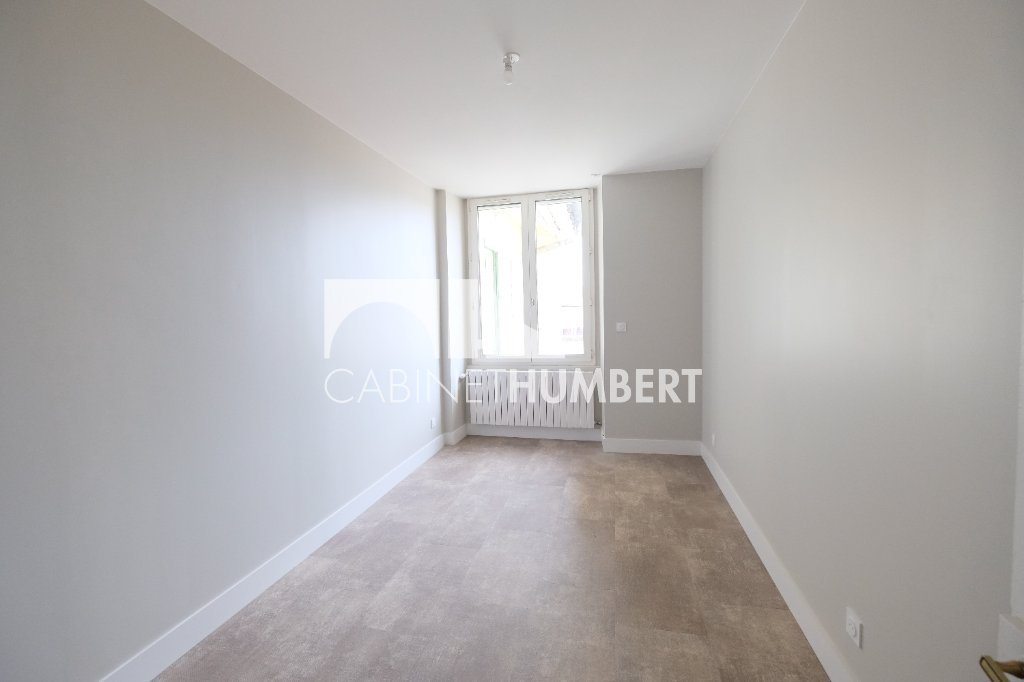 APPARTEMENT T4 A LOUER - ST ETIENNE CENTRE VILLE - 105.29 m2 - 1 210 &euro; charges comprises par mois