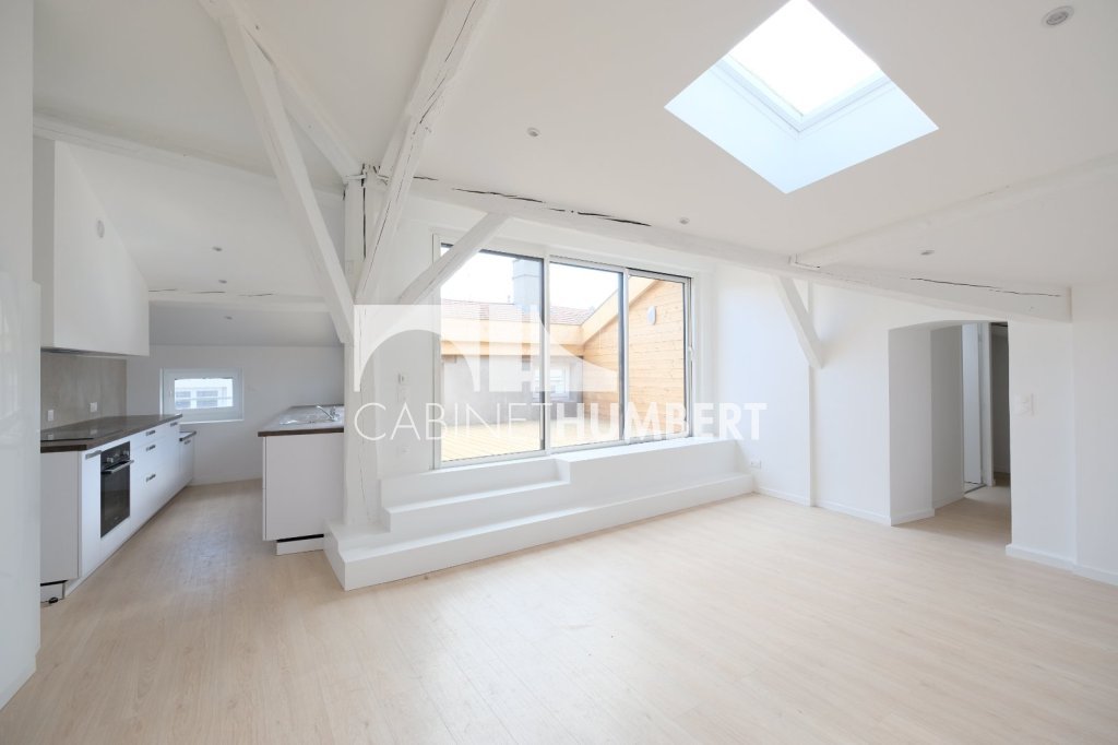 APPARTEMENT T4 A LOUER - ST ETIENNE CENTRE VILLE - 91.39 m2 - 1 100 &euro; charges comprises par mois