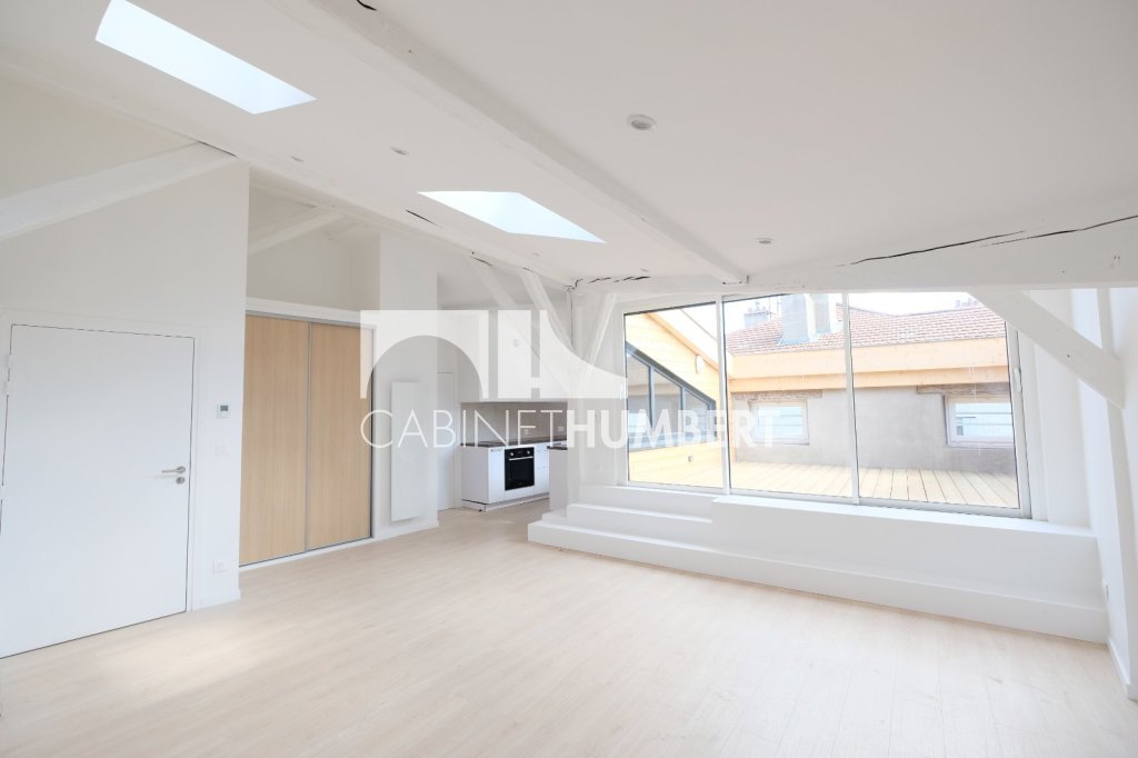 APPARTEMENT T4 A LOUER - ST ETIENNE CENTRE VILLE - 91.39 m2 - 1 100 &euro; charges comprises par mois