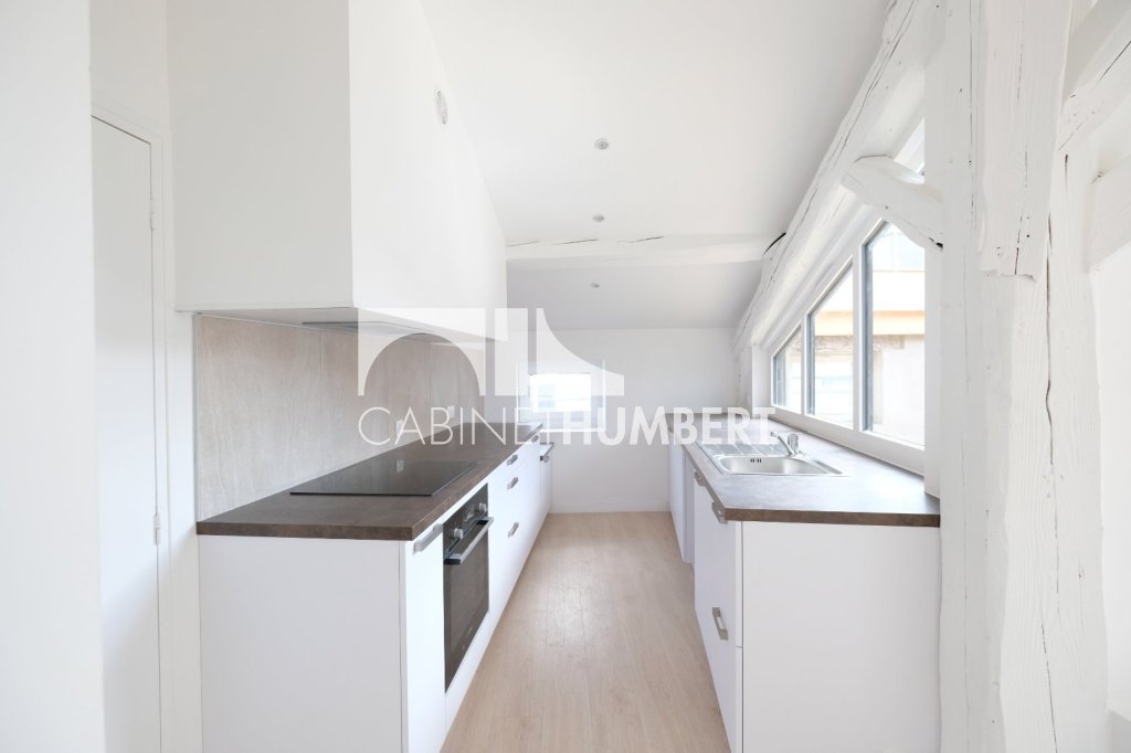 APPARTEMENT T4 A LOUER - ST ETIENNE CENTRE VILLE - 91.39 m2 - 1 100 &euro; charges comprises par mois