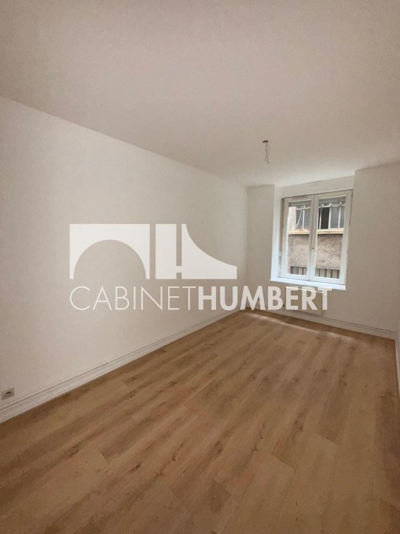 APPARTEMENT T4 A LOUER - ST ETIENNE CENTRE VILLE - 81.83 m2 - 670€ charges comprises par mois