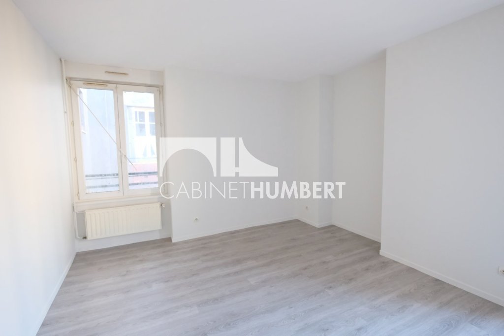 APPARTEMENT T4 A LOUER - ST ETIENNE CENTRE VILLE - 106 m2 - 750 &euro; charges comprises par mois