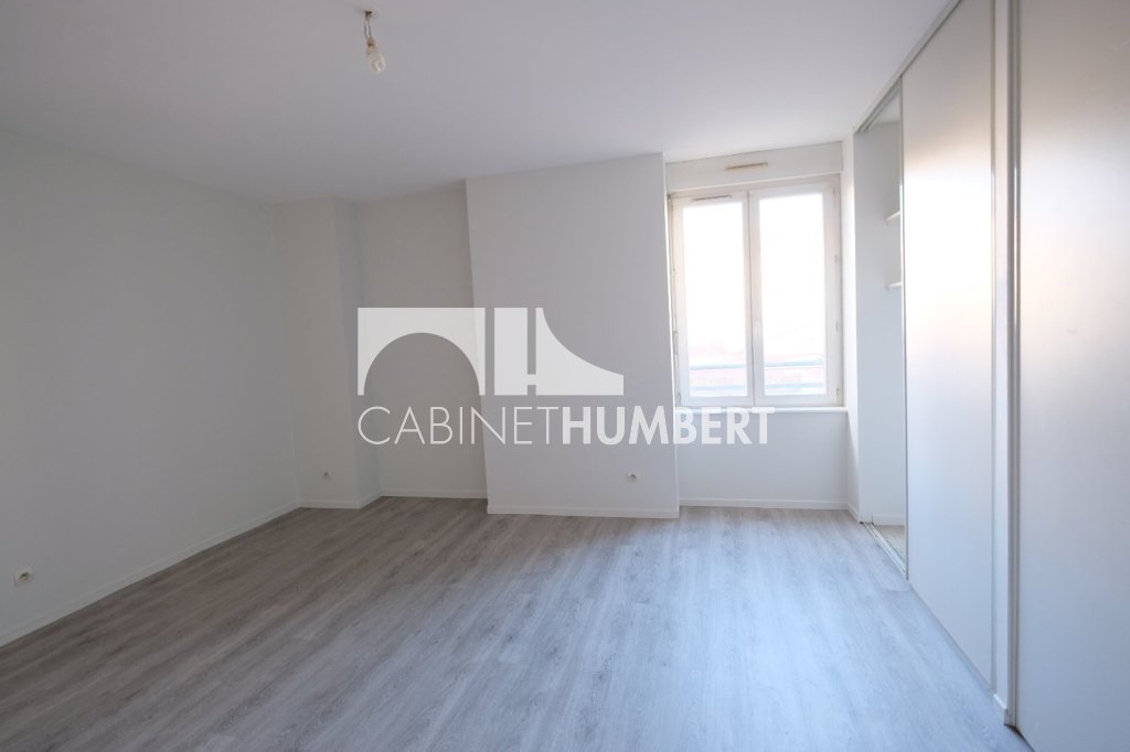 APPARTEMENT T4 A LOUER - ST ETIENNE CENTRE VILLE - 106 m2 - 750 &euro; charges comprises par mois