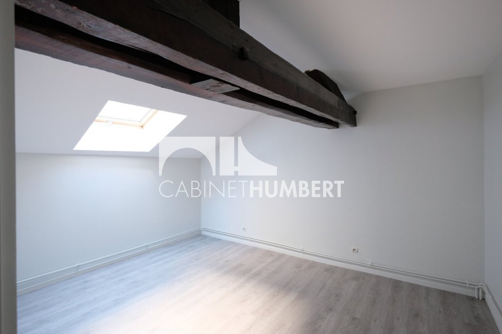 APPARTEMENT T4 A LOUER - ST ETIENNE CENTRE VILLE - 106 m2 - 750 &euro; charges comprises par mois