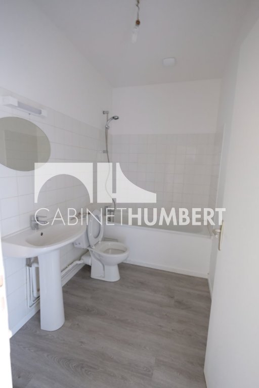 APPARTEMENT T4 A LOUER - ST ETIENNE CENTRE VILLE - 106 m2 - 750 &euro; charges comprises par mois