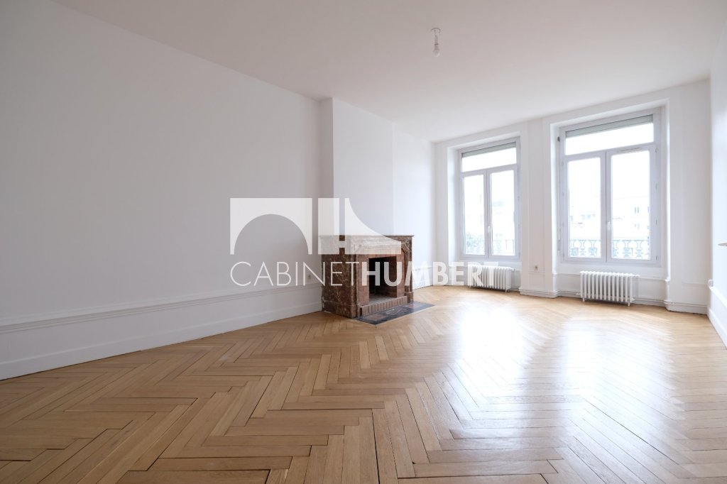 APPARTEMENT T4 A LOUER - ST ETIENNE CHATEAUCREUX - 98.51 m2 - 865 &euro; charges comprises par mois