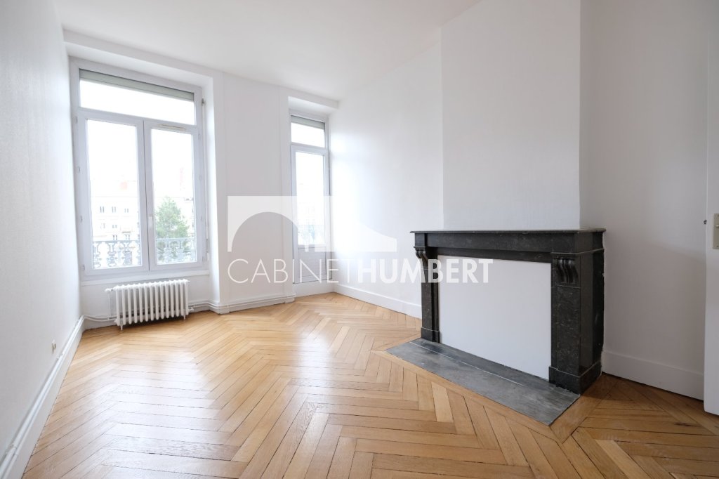 APPARTEMENT T4 A LOUER - ST ETIENNE CHATEAUCREUX - 98.51 m2 - 865 &euro; charges comprises par mois