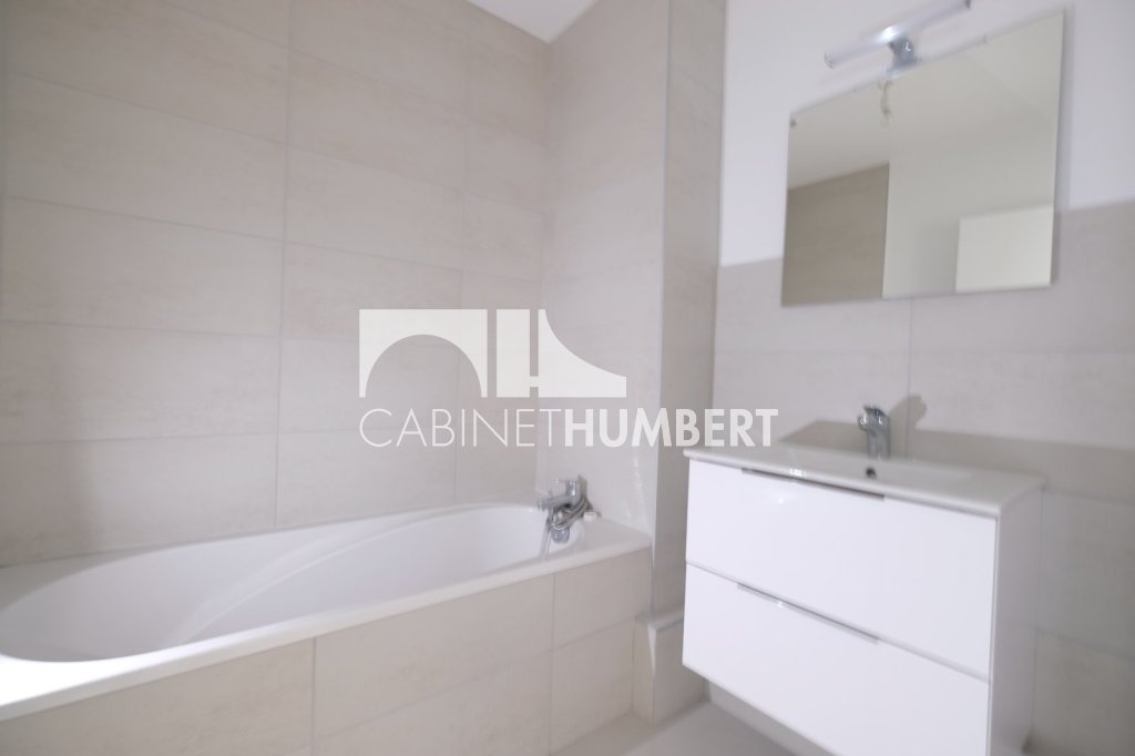 APPARTEMENT T4 A LOUER - ST ETIENNE CHATEAUCREUX - 98.51 m2 - 865 &euro; charges comprises par mois