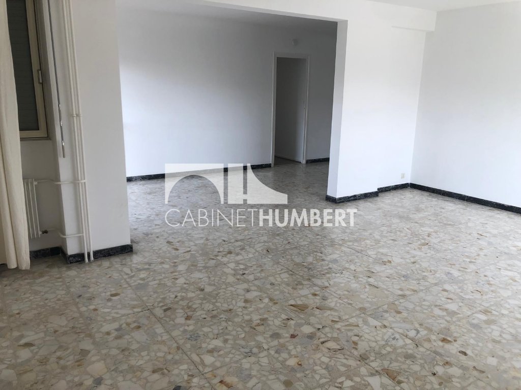APPARTEMENT T4 A LOUER - ST ETIENNE CHATEAUCREUX - 87 m2 - 870 &euro; charges comprises par mois