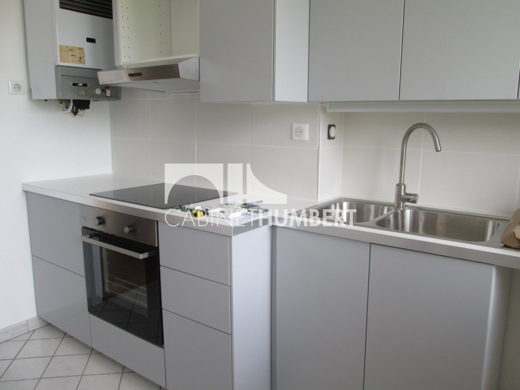 APPARTEMENT T4 A LOUER - ST ETIENNE FAURIEL - 80 m2 - 600 &euro; charges comprises par mois