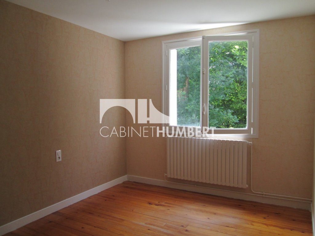 APPARTEMENT T4 A LOUER - ST ETIENNE FAURIEL - 80 m2 - 600 &euro; charges comprises par mois