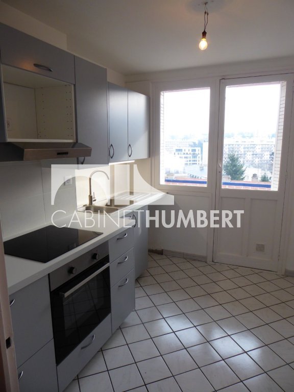 APPARTEMENT T4 A LOUER - ST ETIENNE FAURIEL - 80 m2 - 600 &euro; charges comprises par mois