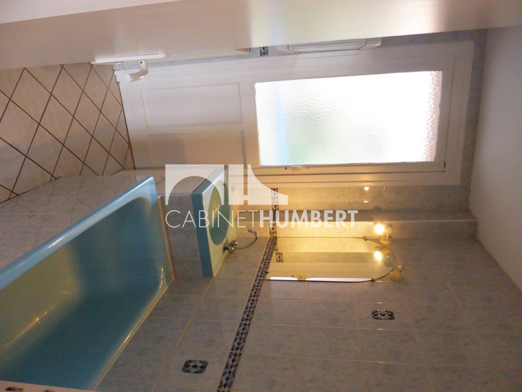 APPARTEMENT T4 A LOUER - ST ETIENNE FAURIEL - 80 m2 - 600 &euro; charges comprises par mois