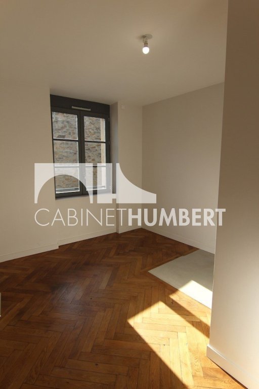 APPARTEMENT T4 A LOUER - ST ETIENNE HYPER CENTRE - 85.32 m2 - 995�&euro; charges comprises par mois