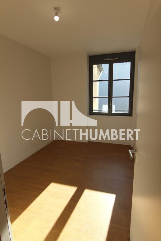 APPARTEMENT T4 A LOUER - ST ETIENNE HYPER CENTRE - 85.32 m2 - 995�&euro; charges comprises par mois