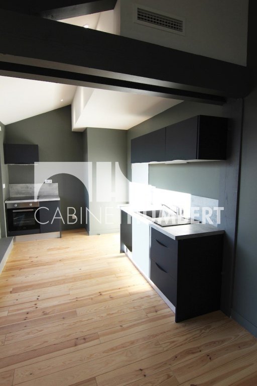 APPARTEMENT T4 A LOUER - ST ETIENNE HYPER CENTRE - 85.32 m2 - 995�&euro; charges comprises par mois