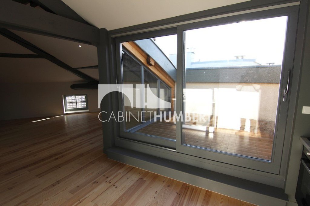 APPARTEMENT T4 A LOUER - ST ETIENNE HYPER CENTRE - 85.32 m2 - 995�&euro; charges comprises par mois