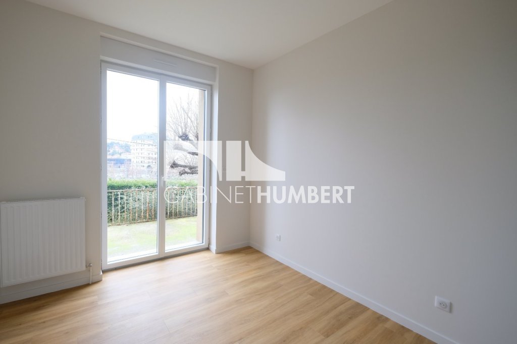 APPARTEMENT T4 A LOUER - ST ETIENNE LA TERRASSE - 112.2 m2 - 1 340 &euro; charges comprises par mois