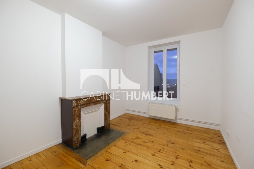APPARTEMENT T4 A LOUER - ST ETIENNE MONTPLAISIR - 90 m2 - 685�&euro; charges comprises par mois