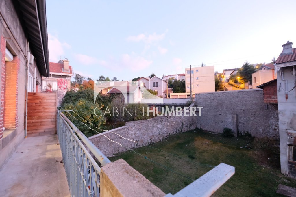 APPARTEMENT T4 A LOUER - ST ETIENNE MONTPLAISIR - 90 m2 - 685�&euro; charges comprises par mois