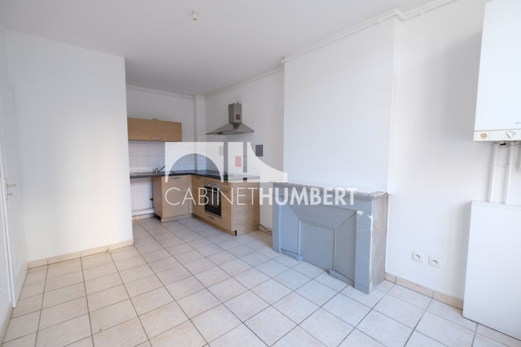 APPARTEMENT T4 A LOUER - ST ETIENNE PREFECTURE - 95.16 m2 - 795 &euro; charges comprises par mois