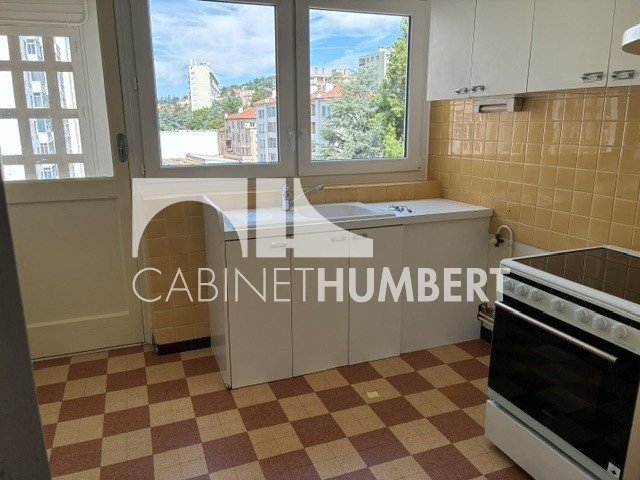 APPARTEMENT T4 A LOUER - ST ETIENNE - 71.07 m2 - 750 &euro; charges comprises par mois