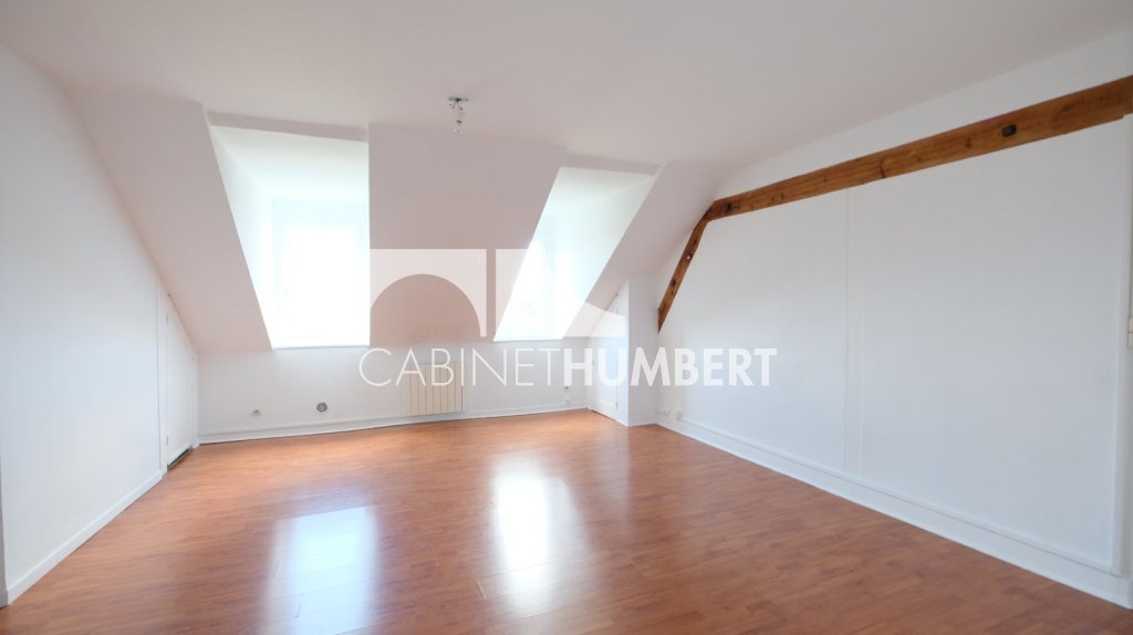 APPARTEMENT T4 A VENDRE - ST ETIENNE BADOUILLÈRE - 110.16 m2 - 85 000 &euro;