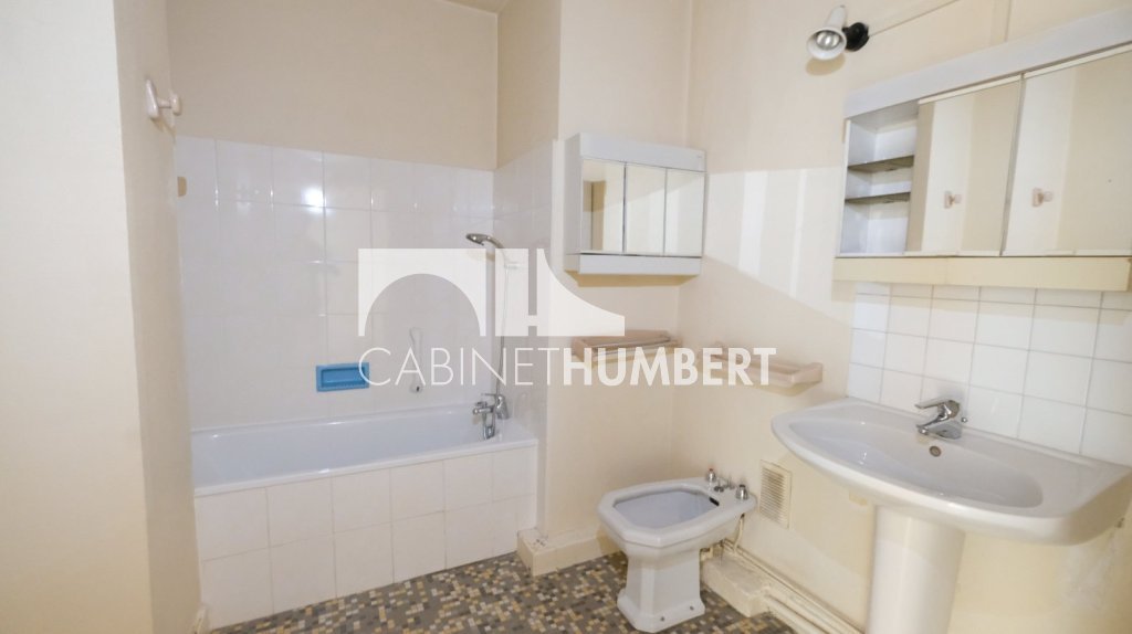 APPARTEMENT T4 A VENDRE - ST ETIENNE BELLEVUE - 91.5 m2 - 79 000 €