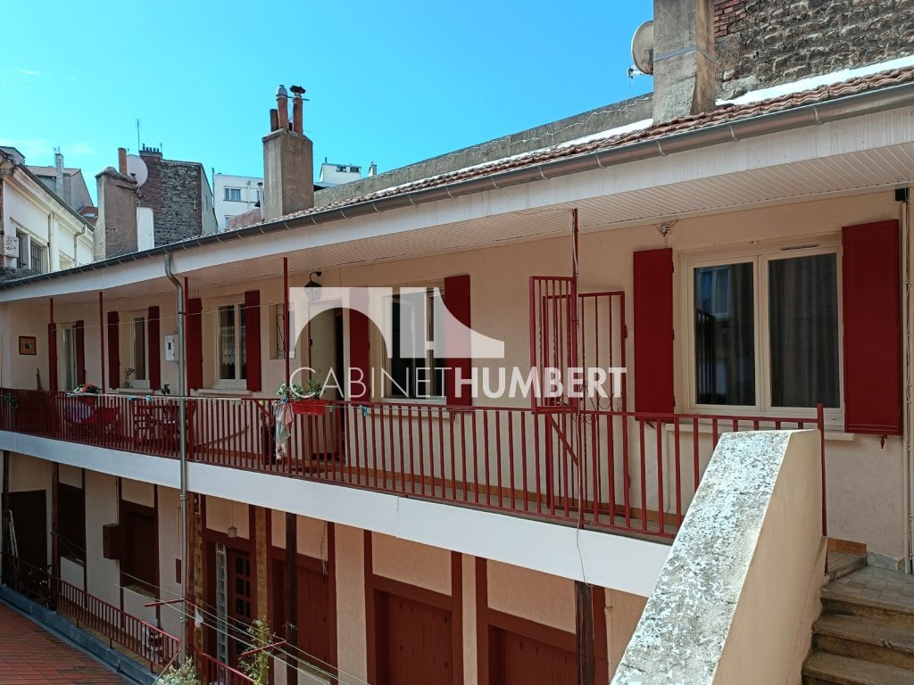 APPARTEMENT T4 A VENDRE - ST ETIENNE CENTRE VILLE - 96.01 m2 - 119 000 €