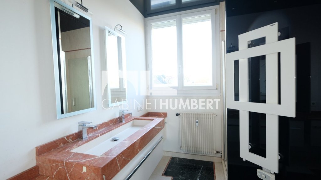 APPARTEMENT T4 A VENDRE - ST ETIENNE CENTRE VILLE - 154.85 m2 - 139�000�&euro;