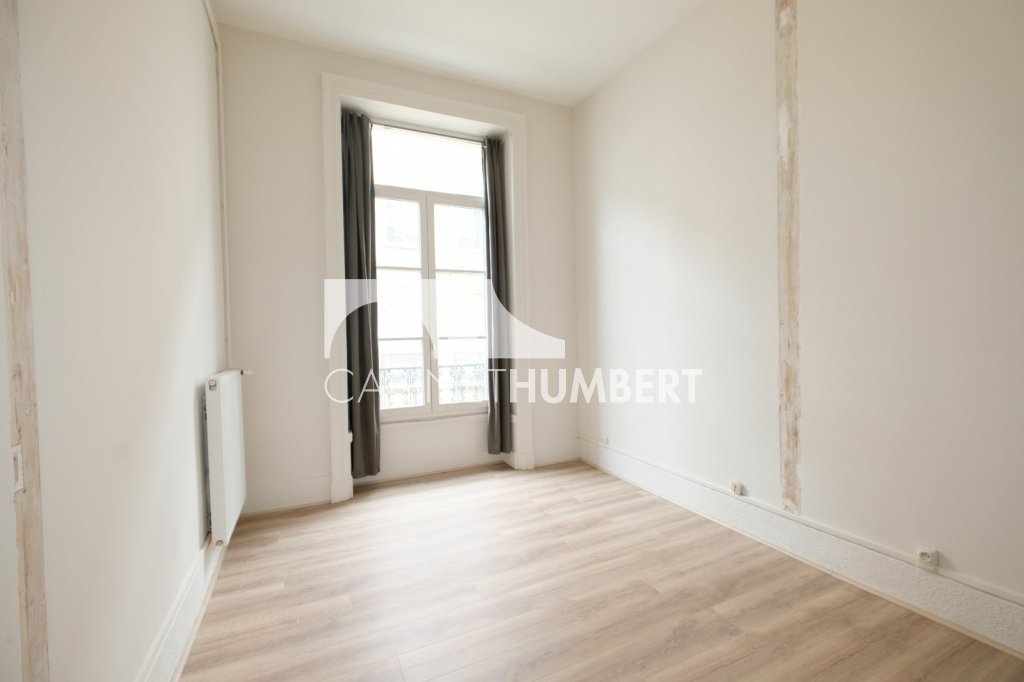 APPARTEMENT T4 A VENDRE - ST ETIENNE CENTRE VILLE - 99.05 m2 - 125�000�&euro;