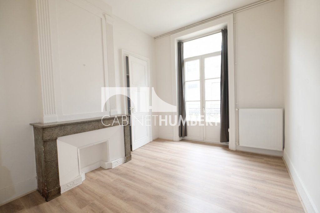 APPARTEMENT T4 A VENDRE - ST ETIENNE CENTRE VILLE - 99.05 m2 - 125�000�&euro;