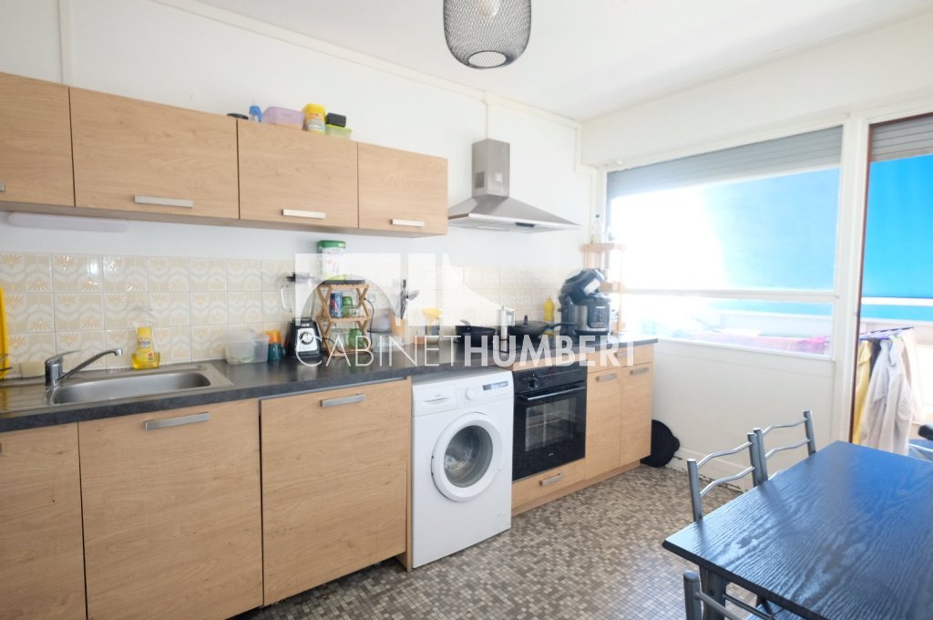 APPARTEMENT T4 A VENDRE - ST ETIENNE FACULTE / CENTRE DEUX - 99.01 m2 - 110000€