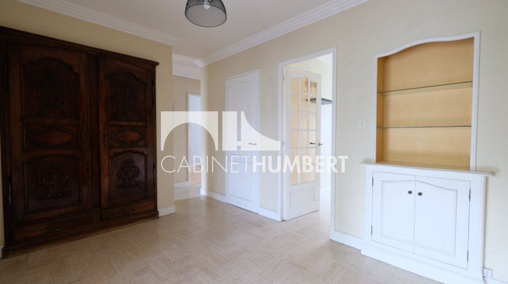 APPARTEMENT T4 A VENDRE - ST ETIENNE FACULTE / CENTRE DEUX - 100 m2 - 125000€