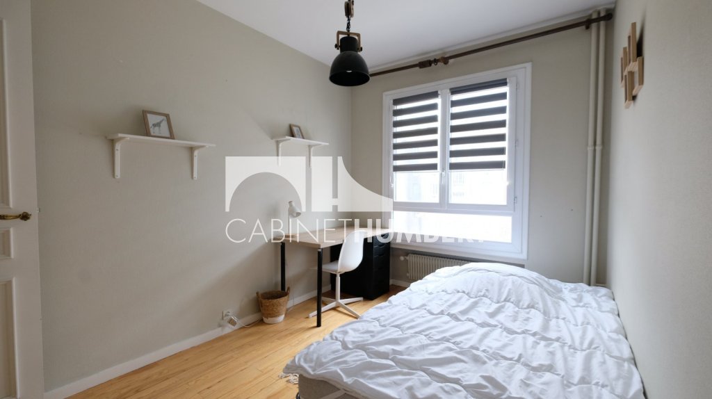 APPARTEMENT T4 A VENDRE - ST ETIENNE FACULTE / CENTRE DEUX - 100 m2 - 125000€