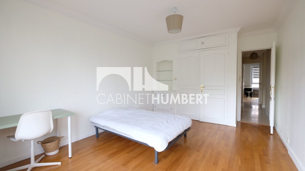 APPARTEMENT T4 A VENDRE - ST ETIENNE FACULTE / CENTRE DEUX - 100 m2 - 125000€