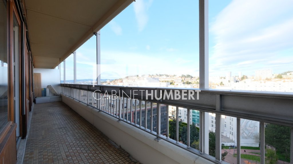 APPARTEMENT T4 A VENDRE - ST ETIENNE FACULTE / CENTRE DEUX - 91 m2 - 115�000�&euro;