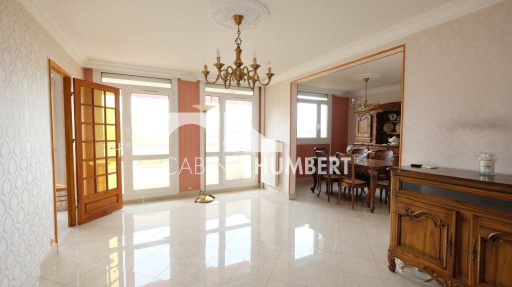 APPARTEMENT T4 A VENDRE - ST ETIENNE FAURIEL - 74.33 m2 - 109 000 €
