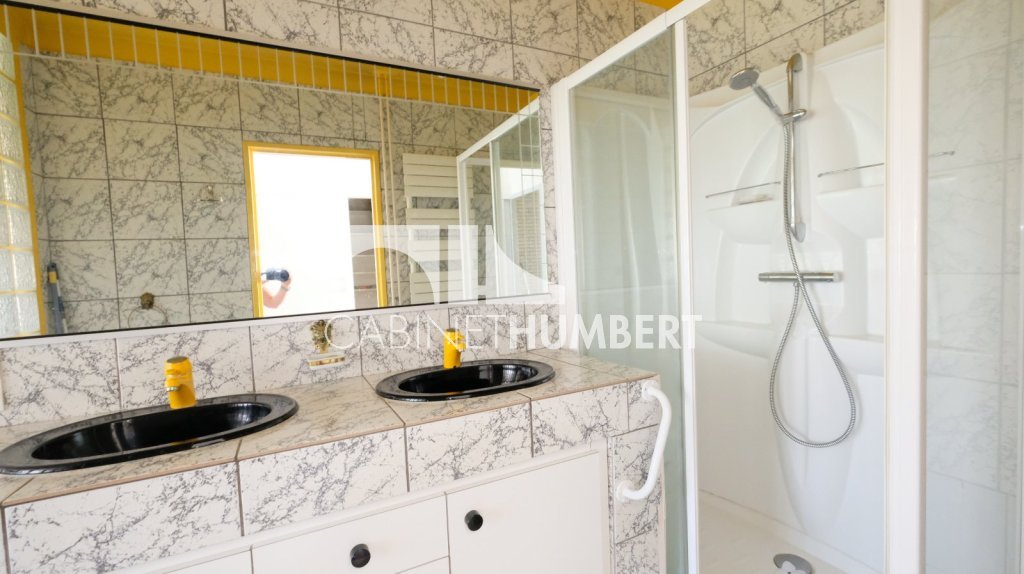 APPARTEMENT T4 A VENDRE - ST ETIENNE FAURIEL - 110.29 m2 - 119 000 &euro;