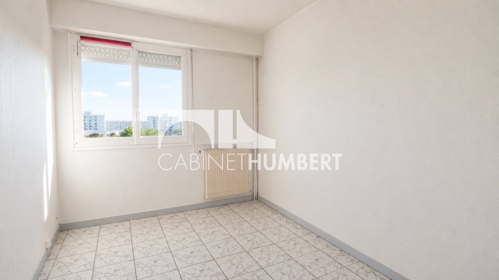 APPARTEMENT T4 A VENDRE - ST ETIENNE FAURIEL - 110.29 m2 - 119 000 &euro;