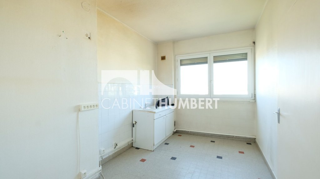 APPARTEMENT T4 A VENDRE - ST ETIENNE FAURIEL - 97 m2 - 97 000 &euro;