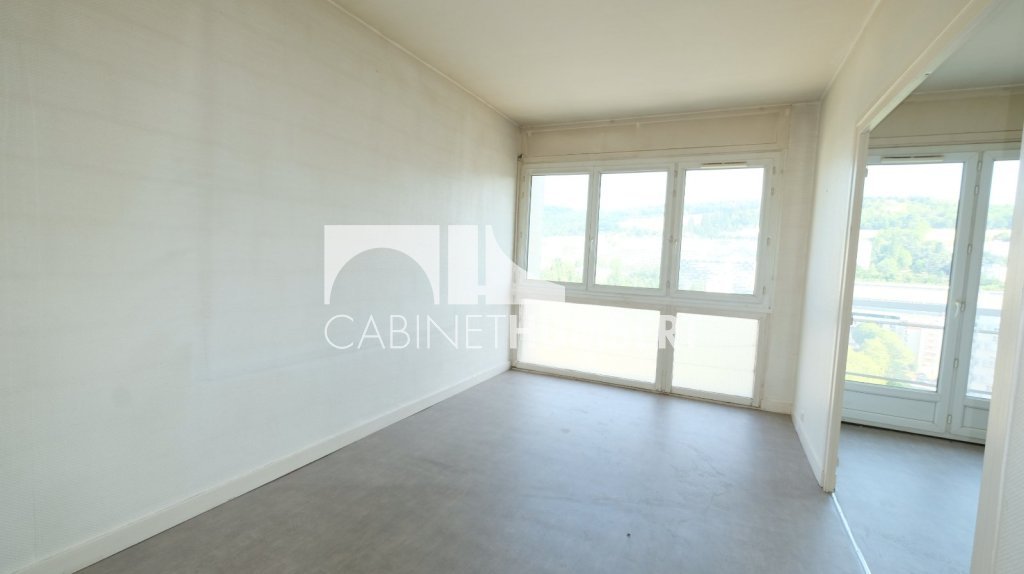APPARTEMENT T4 A VENDRE - ST ETIENNE FAURIEL - 97 m2 - 97 000 &euro;