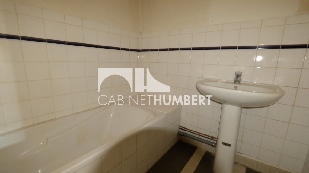 APPARTEMENT T4 A VENDRE - ST ETIENNE FAURIEL - 97 m2 - 97 000 &euro;
